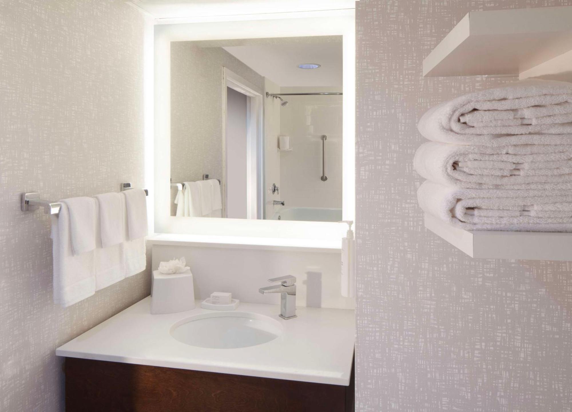 Hampton Inn & Suites-Atlanta Airport North-I-85 Hapeville Zewnętrze zdjęcie